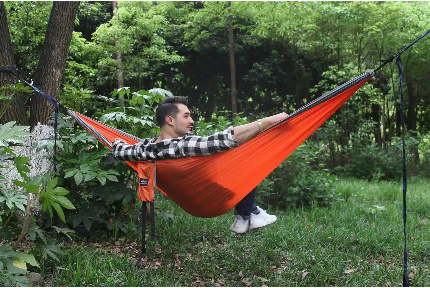 GEEZO Double Camping Hammock, Lightweight Portable Parachute (2 Tree Straps 16 LOOPS/10 FT Included) 500Lbs Capacity Hammock for Backpacking, Camping, Travel, Beach, Garden